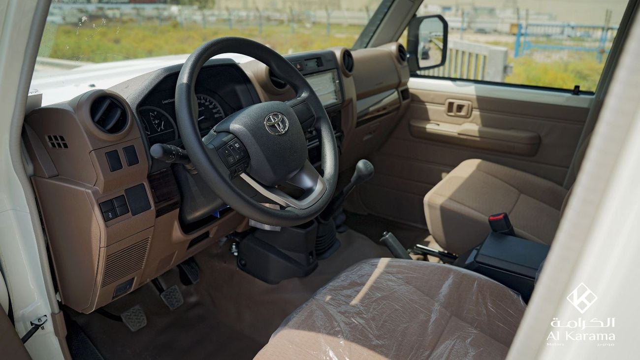 Toyota Land Cruiser Pick Up 2.8L Diesel - Manual Drive - 4x4 - Diff Lock - Touch Screen - Snorkel - GCC