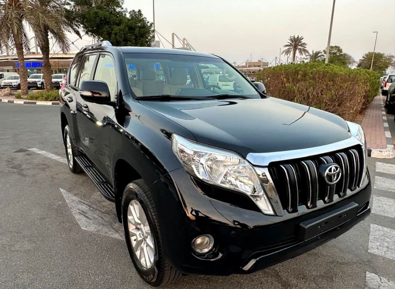 تويوتا برادو 2017 Model LHD Petrol Engine V6 Engine Car Is Very Clean And Perfect Condition