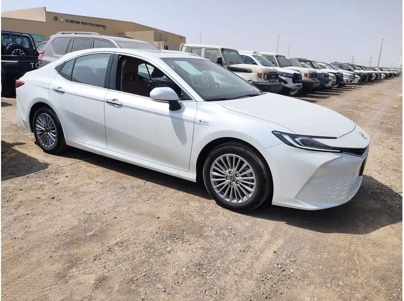 Toyota Camry Toyota Camry Twin engine 2.0 HGVP Deluxe 2024