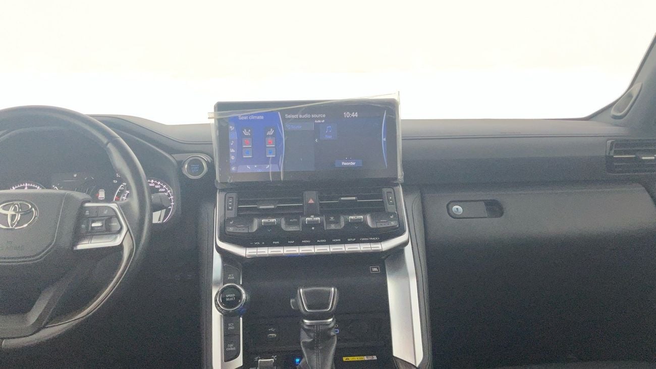 تويوتا لاند كروزر VXR | upto AED 20,000 Ramadan Discount | شامل الضمان | 0 ﺪﻔﻋﺓ ﺃﻮﻟﻯ