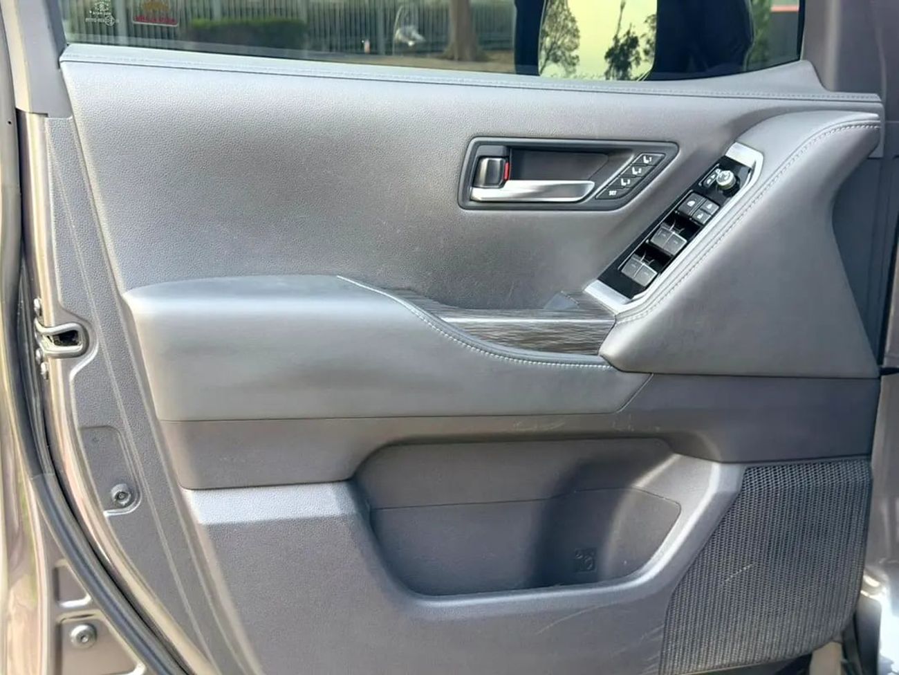 Toyota Land Cruiser GR Sport - GCC Specs
