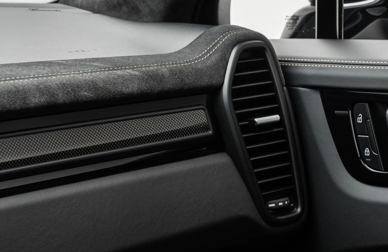 Porsche Cayenne 4.0L V8 Twin-Turbocharged Engine