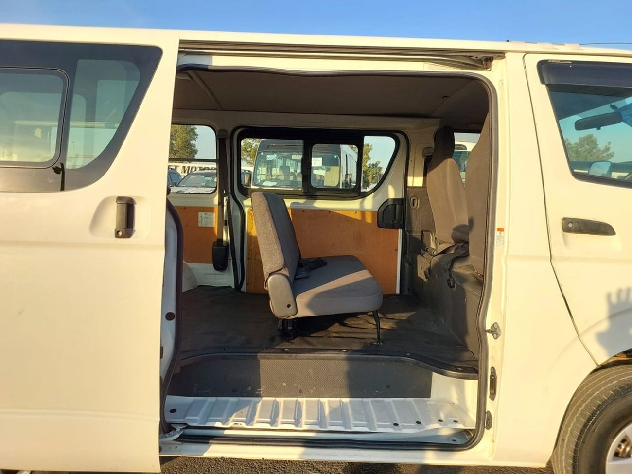 تويوتا هاياس TOYOTA HIACE VAN RHD 2015 MODEL 3.0 L DIESEL MANUAL(PM96484)