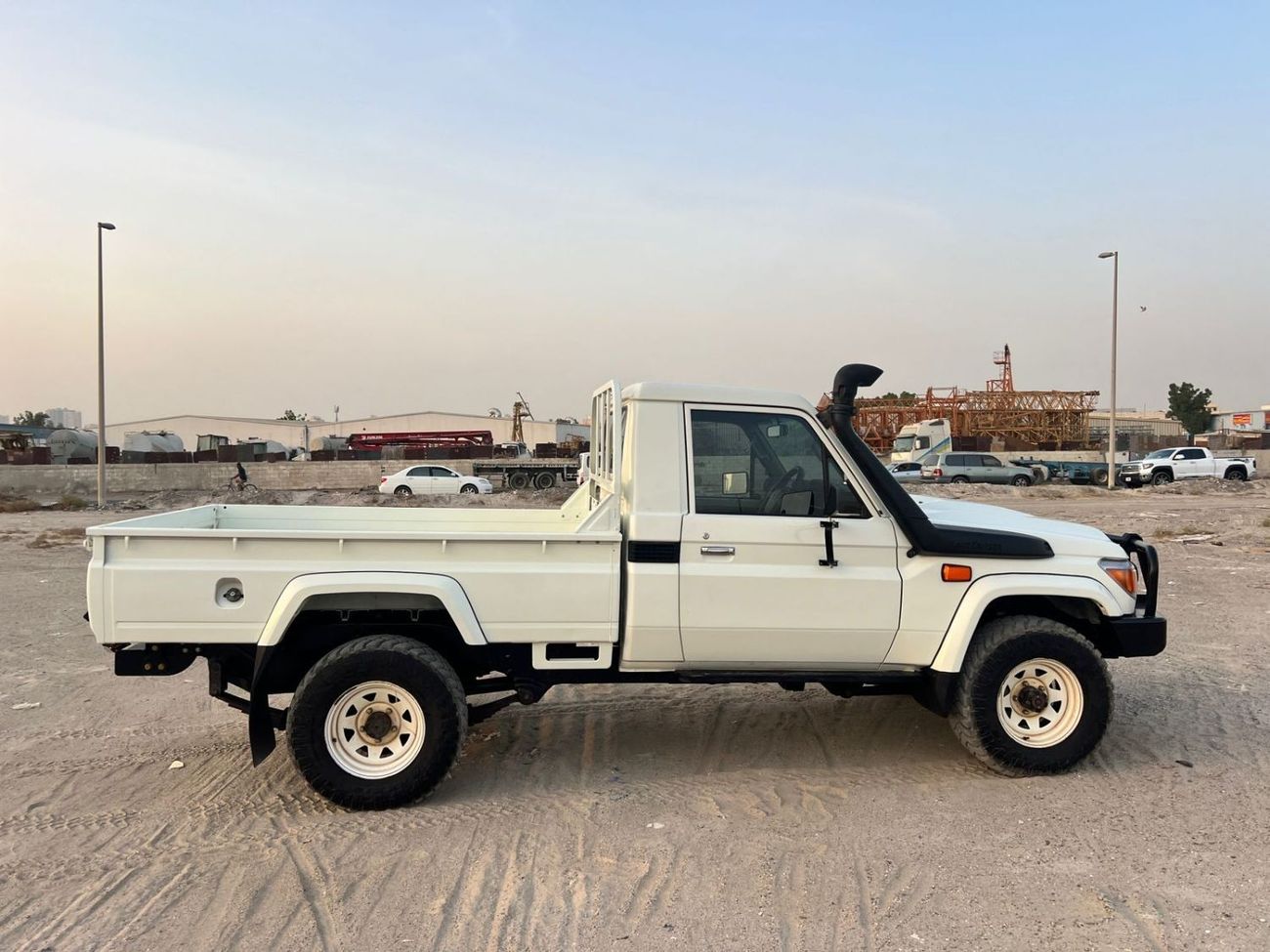 تويوتا لاند كروزر بيك آب