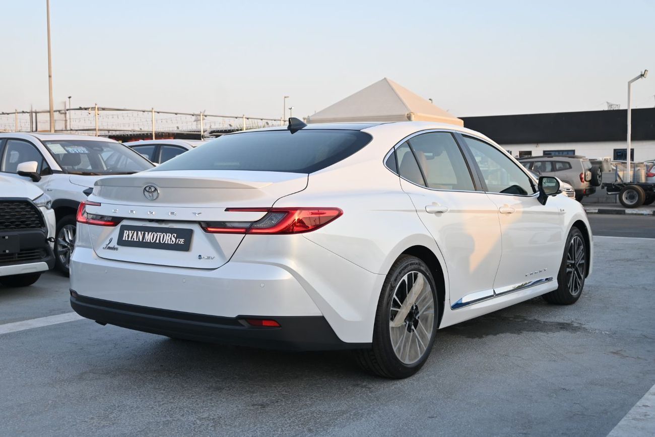 تويوتا كامري LUMIERE HEV Toyota Camry Lumiere 2.5L Hybrid, Model 2025, Color White