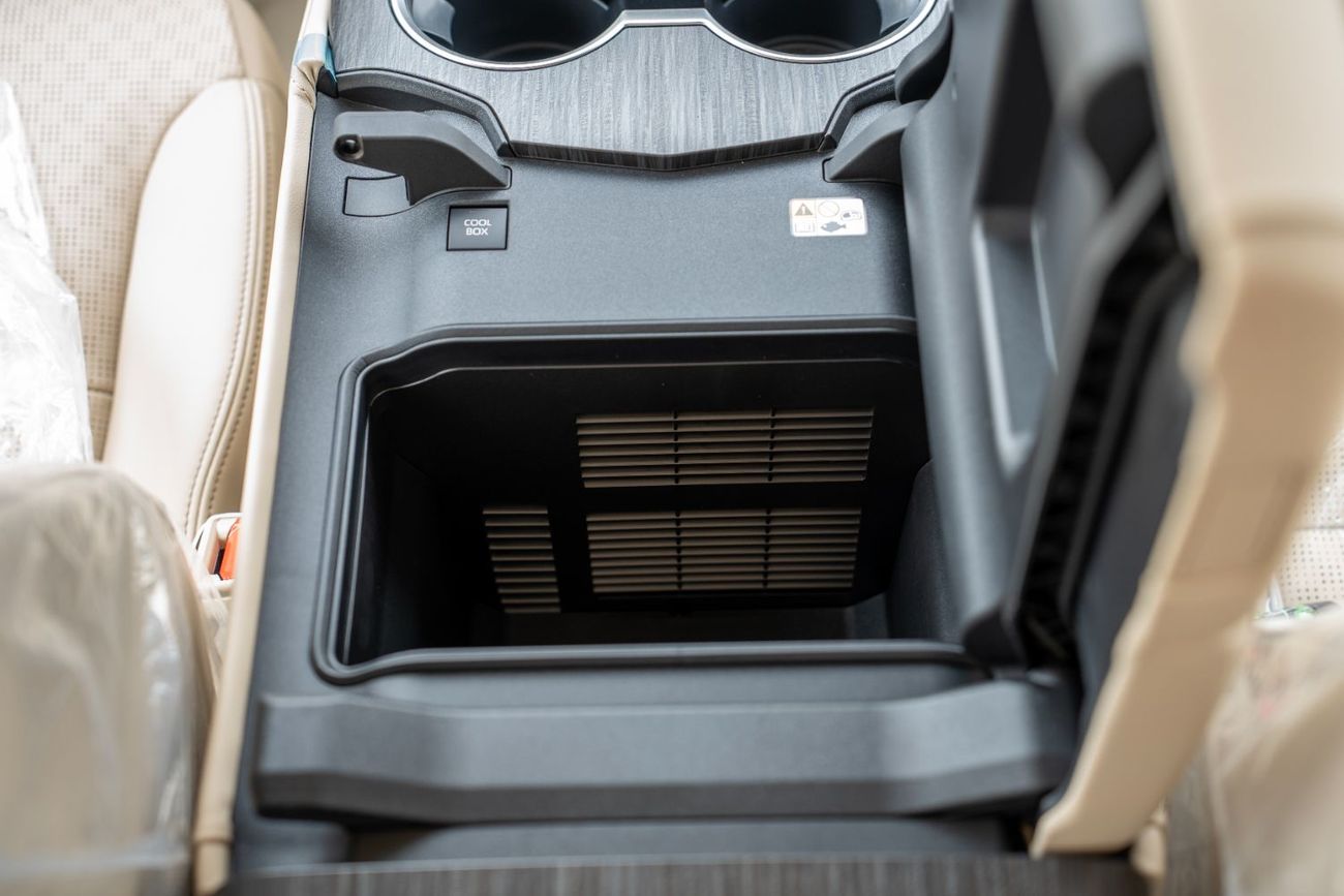 تويوتا لاند كروزر 3.5T VXR Hybrid