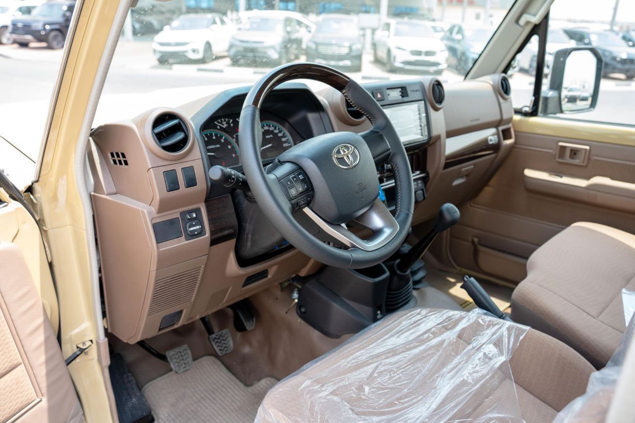 تويوتا لاند كروزر بيك آب Toyota Landcruiser pickup,2025,chassis(with 11 rows and dual fuel,tank,petrol engine,beige ,petrol e