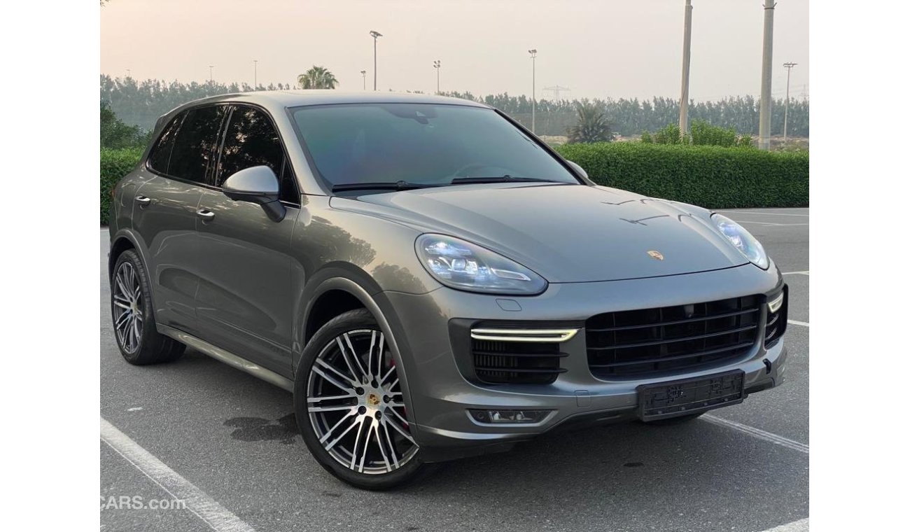 بورش كايان جي تي أس Porsche Cayenne GTS 2016 GCC Original Paint - Accident Free - Perfect Condition