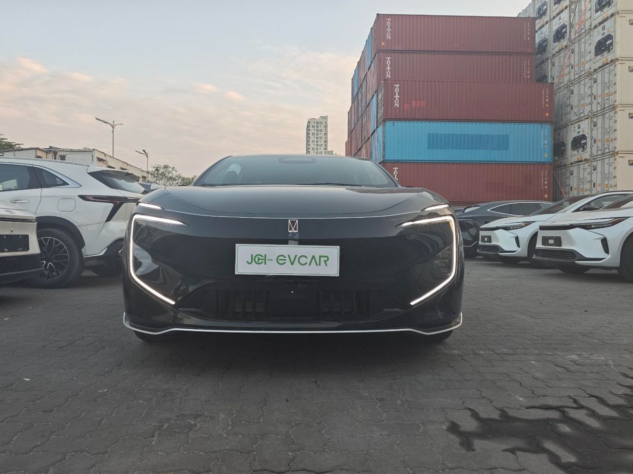 Avatr 12 Modified Max rear-wheel drive extended-range version