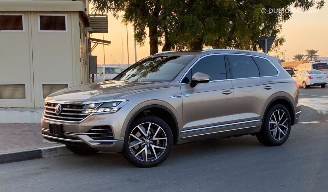 Volkswagen Touareg Highline 2019 GCC Warranty Agency Service