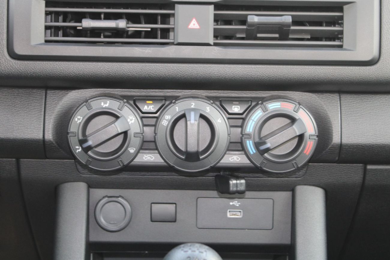 Mitsubishi L200 MITISUBISHI L200 2.4L DIESEL DOUBLE CAB 4WD GLS MANUAL