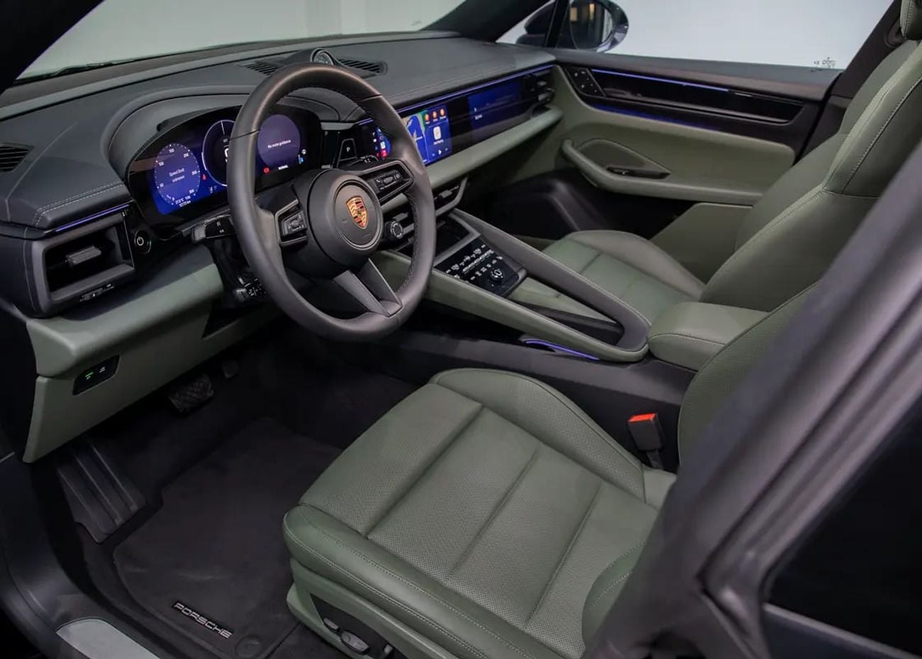 Porsche Macan 4 BEV Unlimited Kms Warranty • Low Mileage • GCC Spec