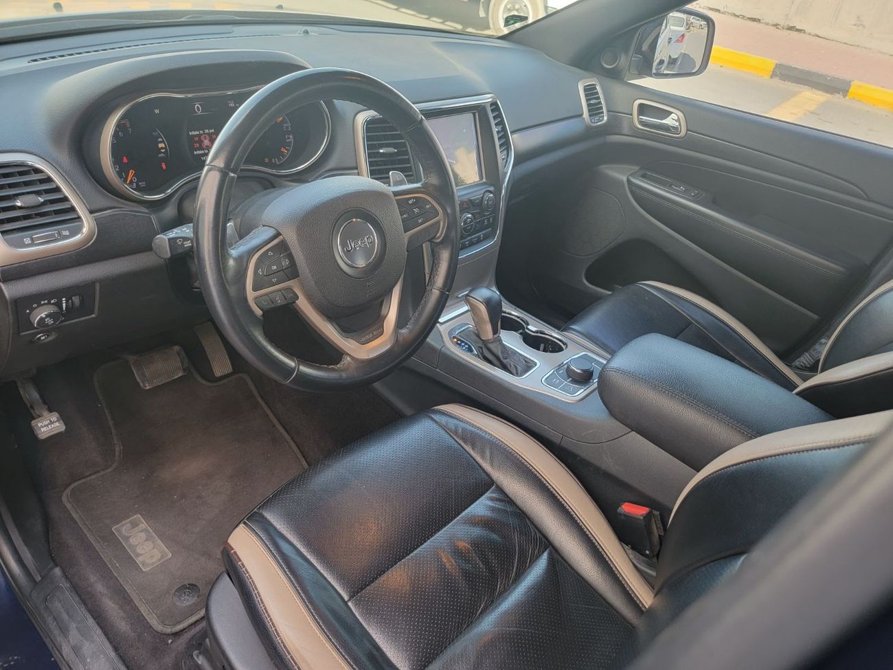 Used Jeep Grand Cherokee Laredo 3.6L 2017 for sale in Sharjah 790593