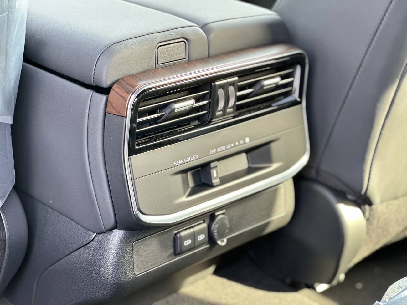 Toyota Land Cruiser GXR 4.0L PTR A/T // 2026 // High Option With Dvd&Back Camera , Sunroof , Leather & Power Seats // Sp