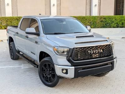 Toyota Tundra Crewmax SR5 - GCC Specs interior and Exterior Excellent Condition