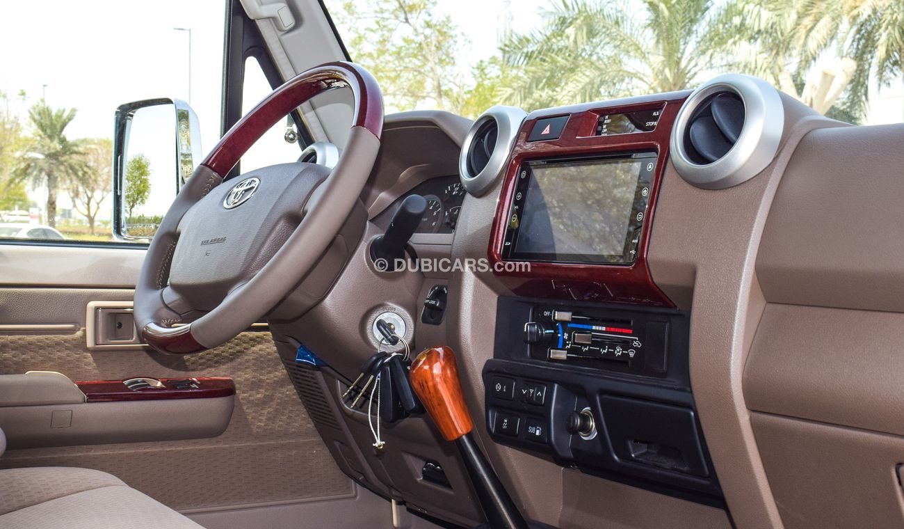 Toyota Land Cruiser Pick Up LX V6 4WD