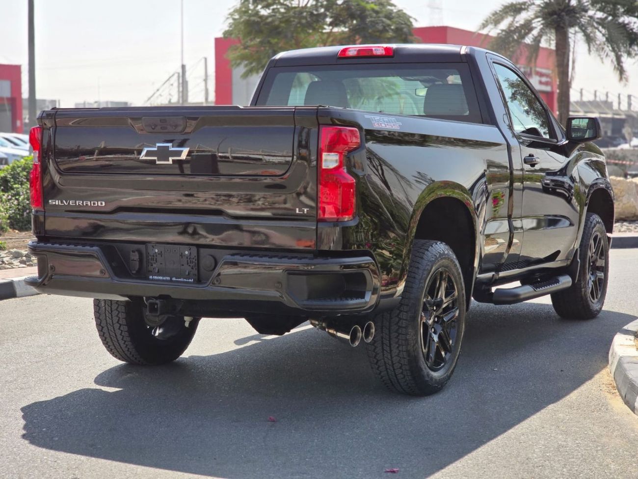 Chevrolet Silverado 5.3 V8 Trail Boss RC 4WD 2024 GCC LOW MILEAGE WITH AGENCY WARRANTY & SERVICE CONTRACT IN MINT CONDIT