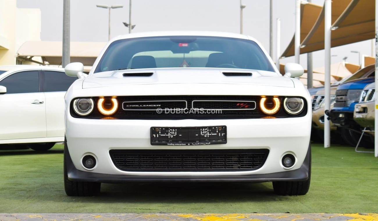 Dodge Challenger SRT 6.4L V8