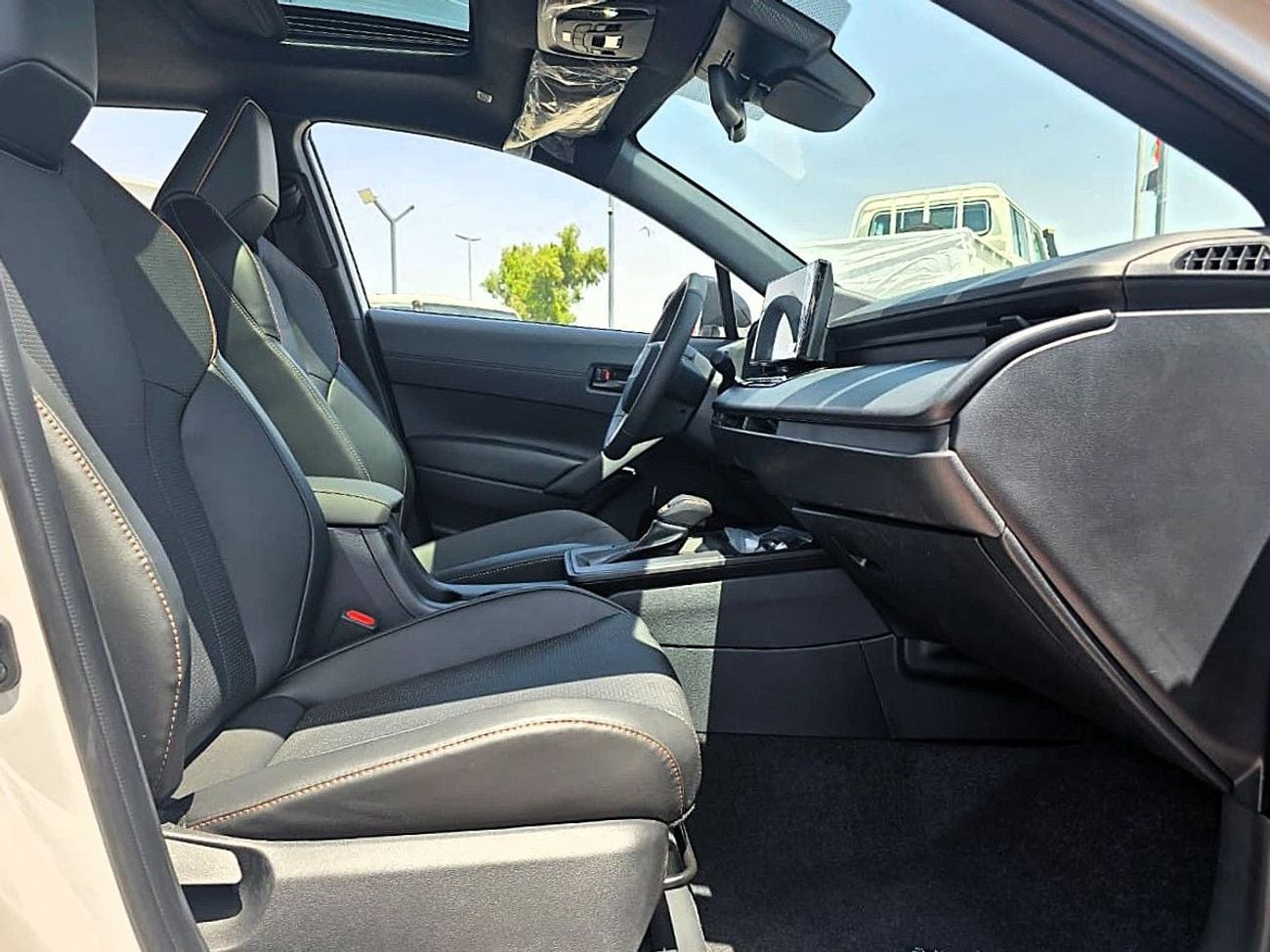 Toyota Corolla Cross Toyota corolla cross HEV 2.0L A/T SUV FWD White Color 2026 Model