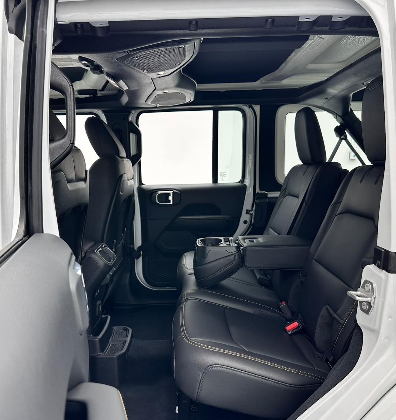 Jeep Wrangler Unlimited Sahara 2.0L A/T 2025 Jeep Wrangler Unlimited Sahara, Brand New, 3 Year Jeep Warranty, Exce