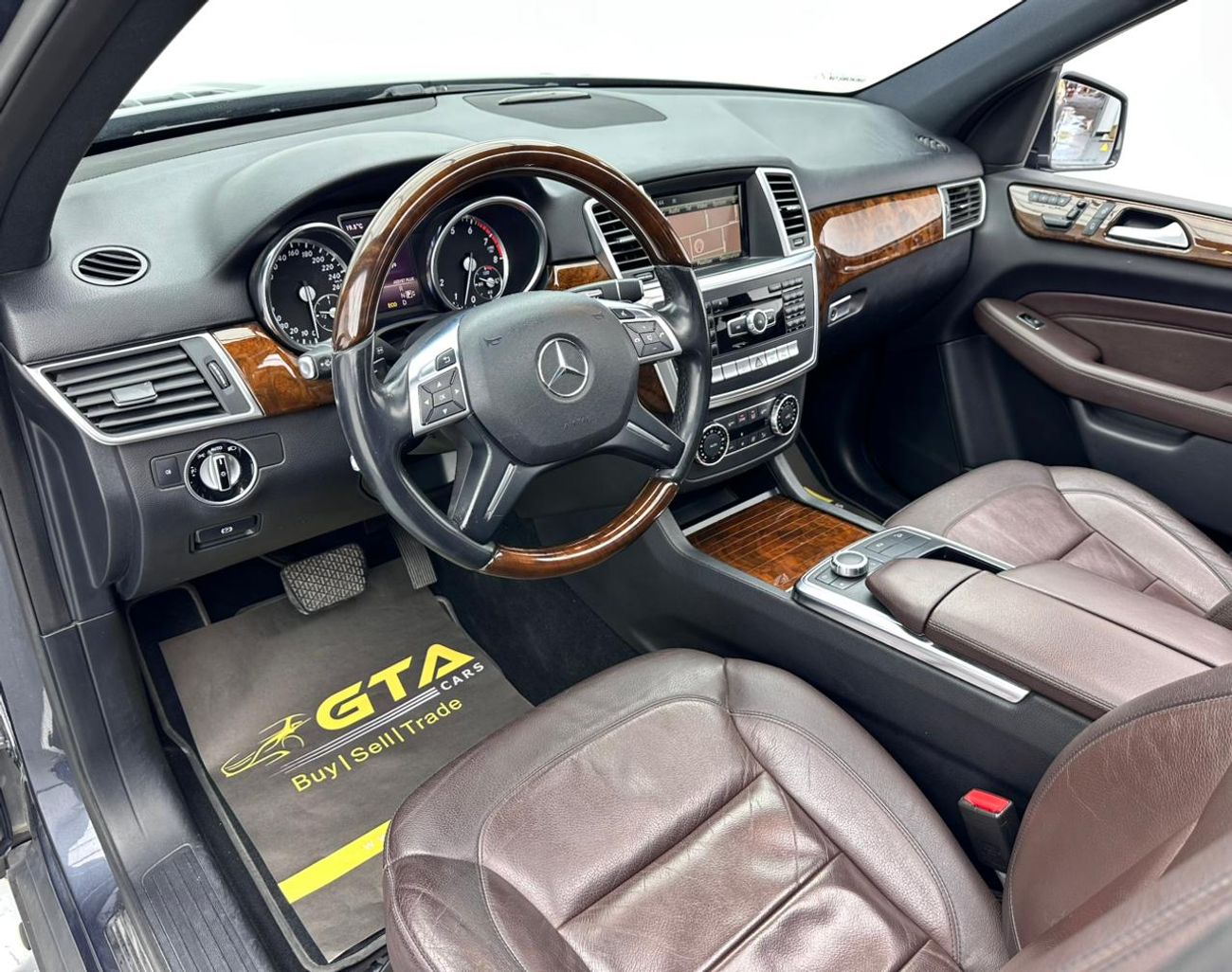 مرسيدس بنز ML 400 2015 Mercedes-Benz ML400 4Matic, Full Service History, Excellent Condition, GCC