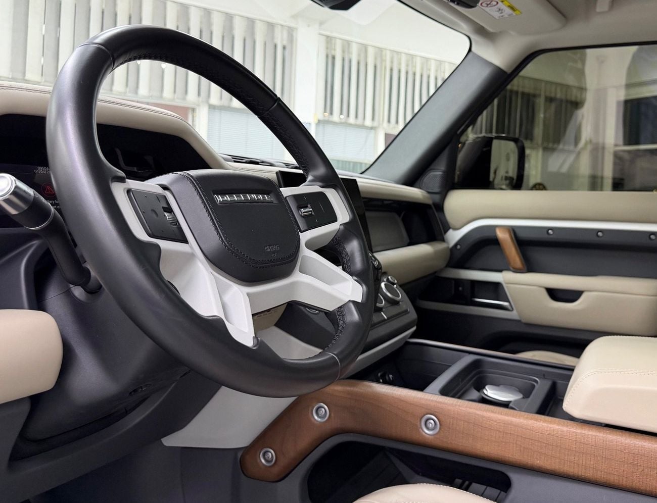 Land Rover Defender P400 110 HSE 3.0L (5 Seater)