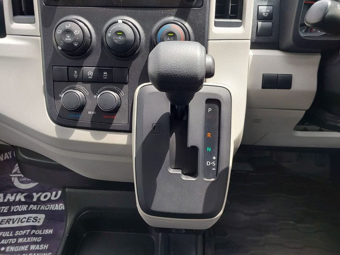 Toyota Hiace TOYOTA HIACE COMMUTER VAN RHD 2020 MODEL 2.8 L DIESEL AUTOMATIC(PM16665)