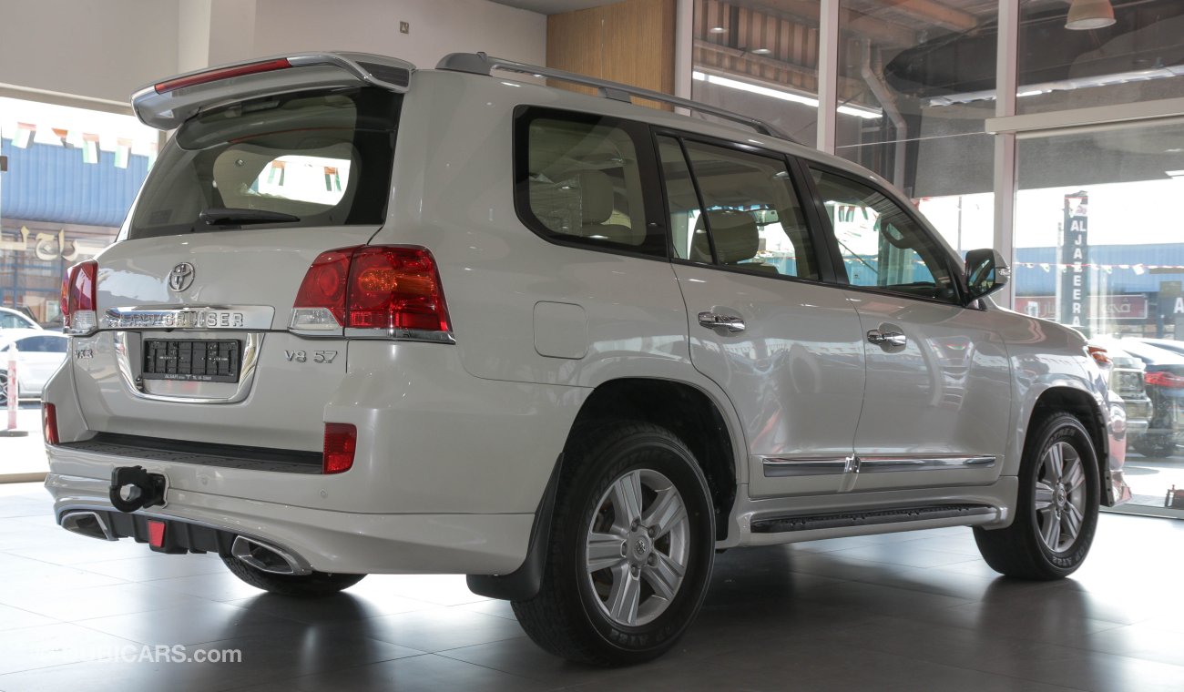 Toyota Land Cruiser VXR V8 5.7L