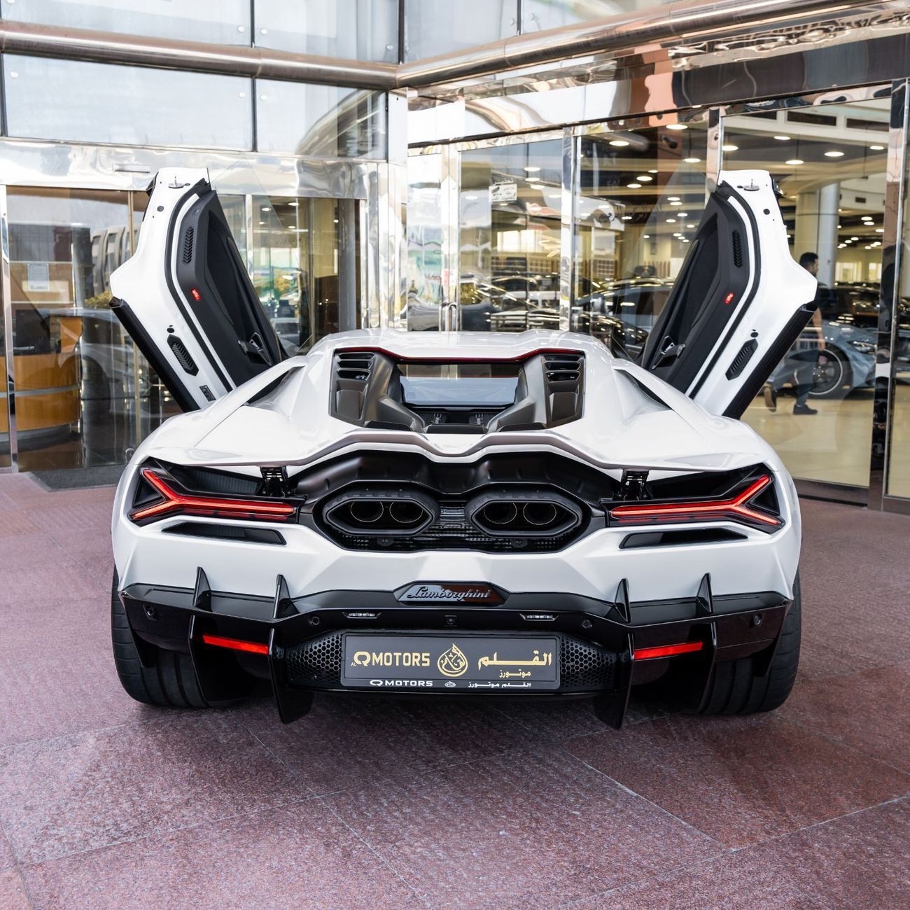 لامبورغيني ريفويلتو 2024 LAMBORGHINI REVUELTO BRAND NEW ( FREE SERVICE CONTRACT )