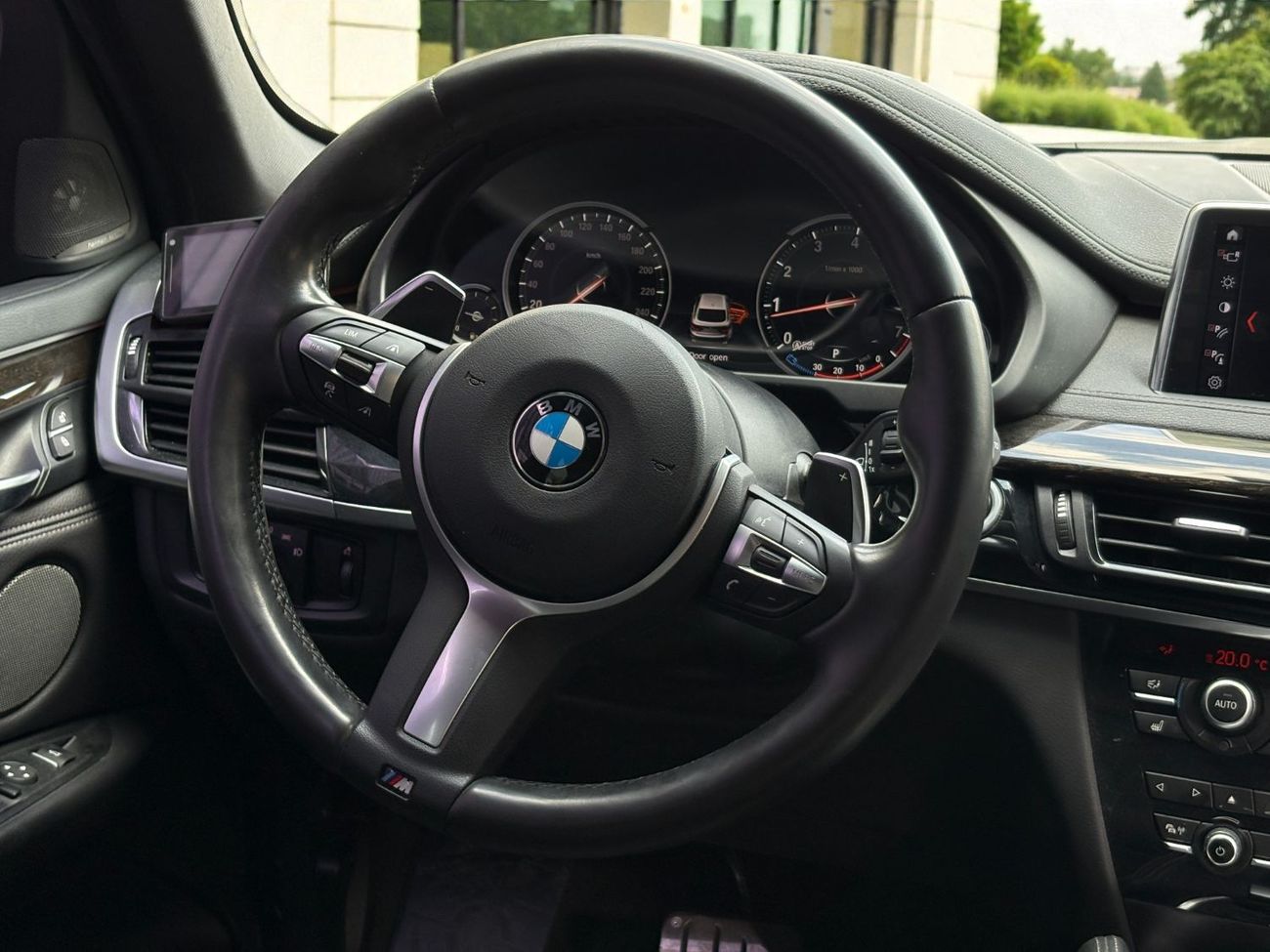 BMW X6 50i M Sport 4.4L xDRIVE50i M KIT TWIN TURBO | 4.4L V8 – 450 BHP | 2019 | JAPANESE SPECS | AED 2,780 