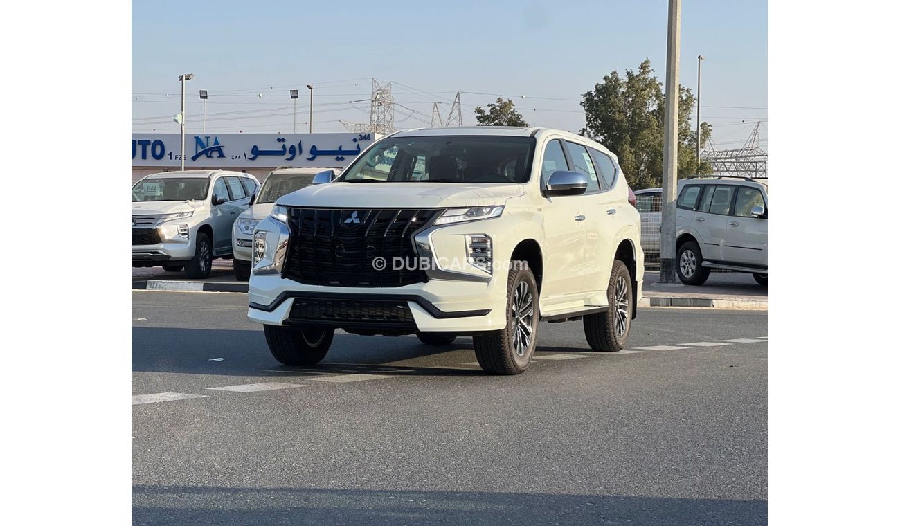 Mitsubishi Montero Montero Sport 2022 3.0L D49 | GCC specs 4x4 (Sunroof) | Body Kit | Exterior White