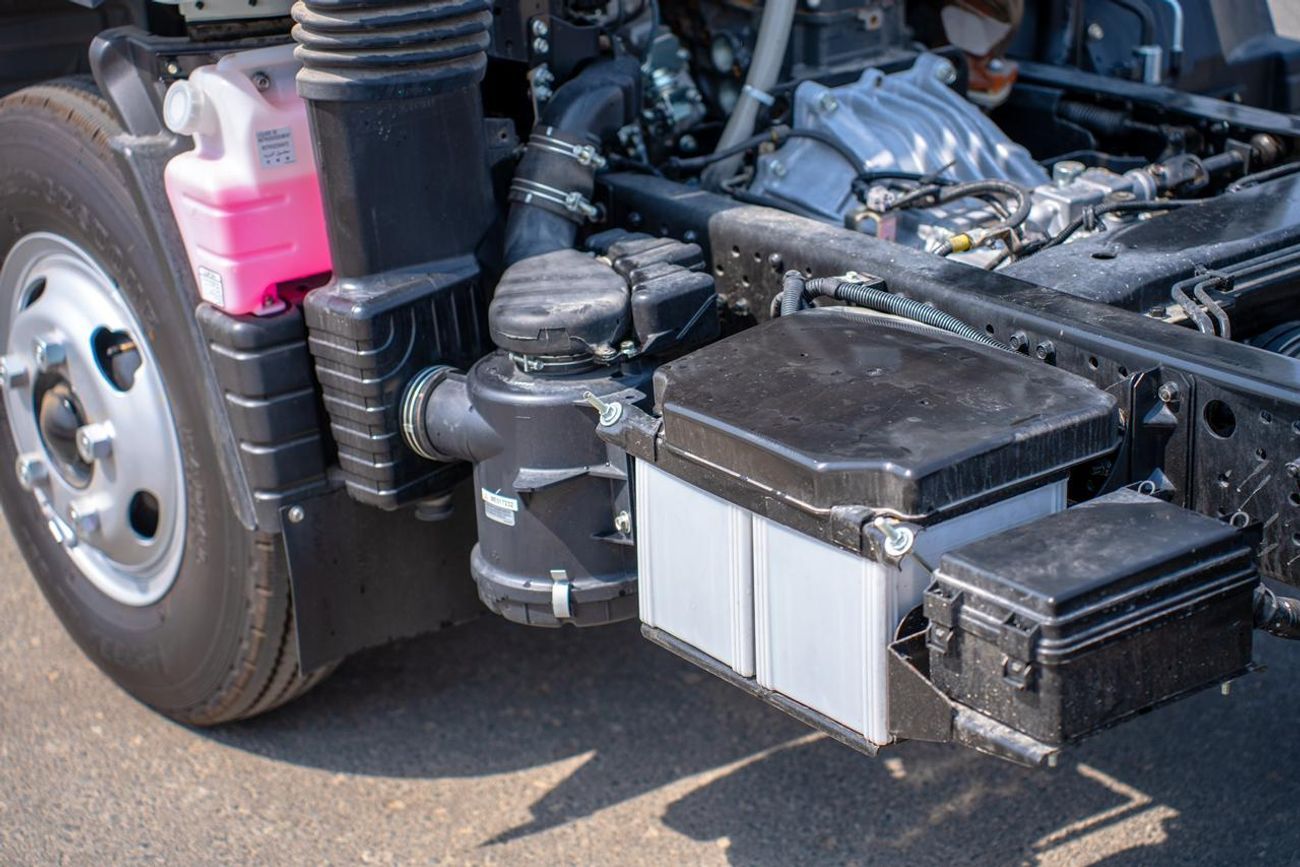 ميتسوبيشي فوسو كانتير Mitsubishi Fuso Canter 2025 4.2L Diesel one Tunk  Manual