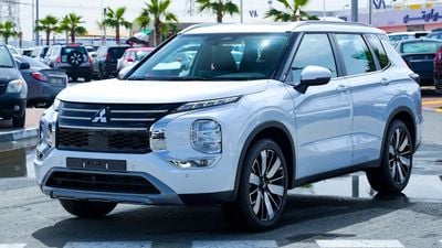 Mitsubishi Outlander HIGHLINE MITSUBISHI OUTLANDER 2.5 L H-LINE G06 FULL OPTION   WHITE / BLACK   2026/2026