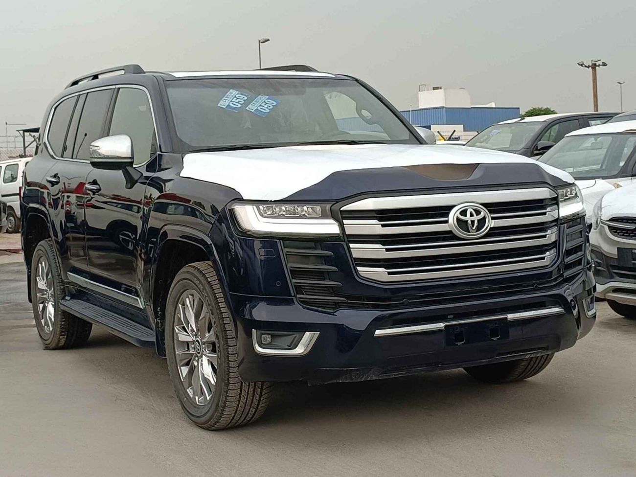 Toyota Land Cruiser LC300 VX / 3.5 V6 PETROL / FRONT PWR SEATS WITH LEATHER / SUNROOF (CODE # LC35VXB1)