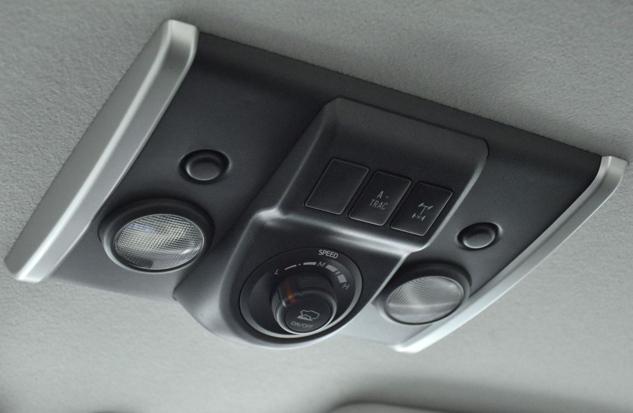 تويوتا إف جي كروزر EXCELLENT DEAL for our Toyota FJ Cruiser GXR ( 2016 Model ) in White Color GCC Specs