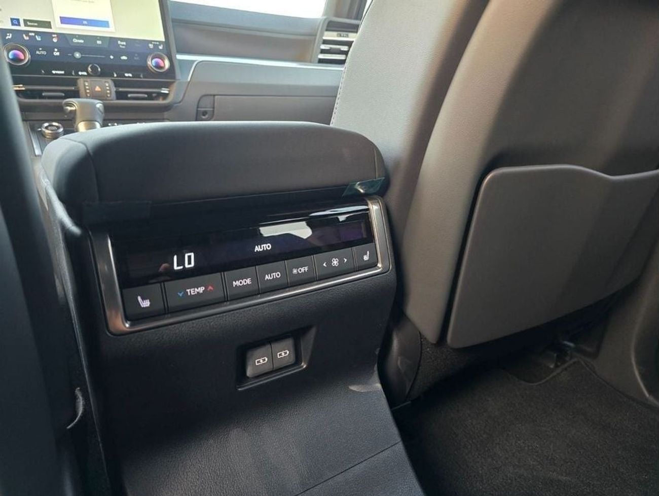 لكزس GX550 Luxury Plus Full Option *SPECIAL OFFER*