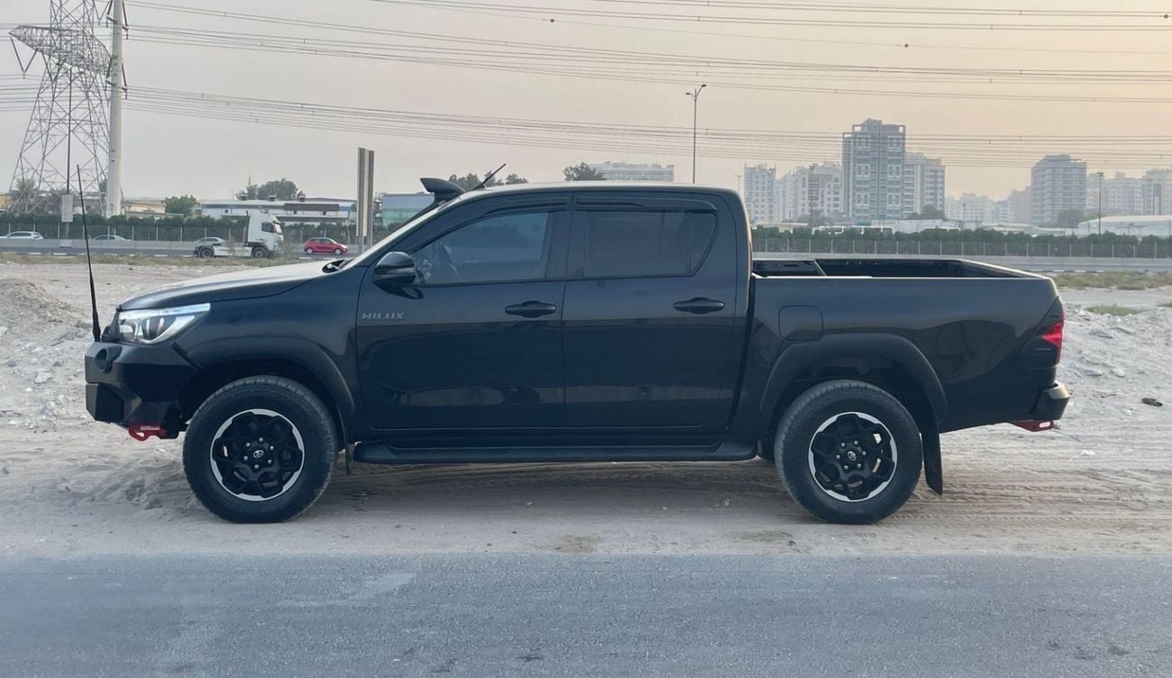 Toyota Hilux GLX RIGHT HAND VEHICLE ONLY FOR EXPORT MT