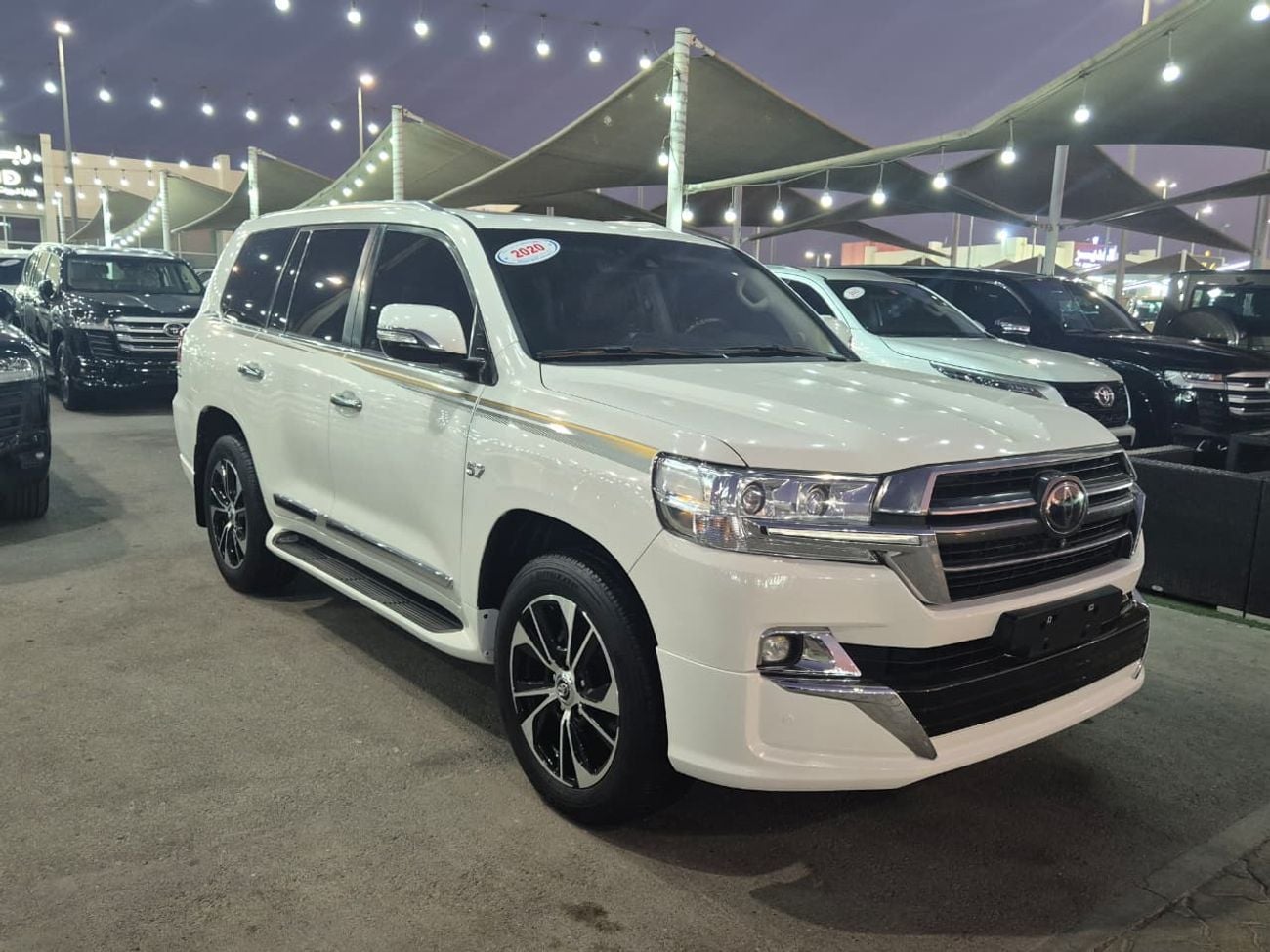 Toyota Land Cruiser VXR 5.7L 4WD TOYOTA LAND CRUISER GRAND TOURING 2020