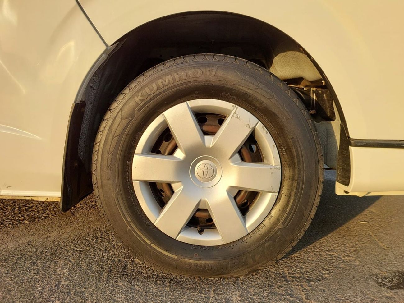 تويوتا هاياس TOYOTA HIACE COMMUTER VAN RHD 2019 MODEL 3.0 L DIESEL AUTOMATIC(PM38974)