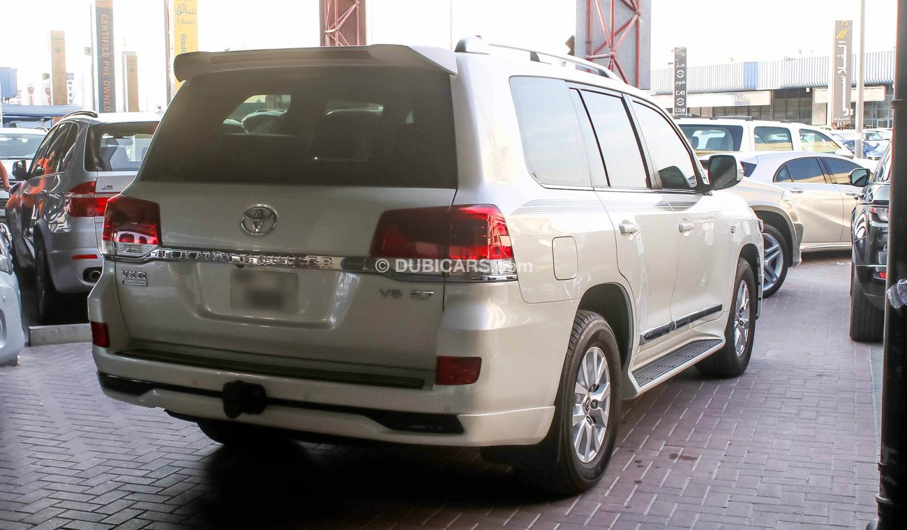Toyota Land Cruiser VXR 5.7 V8