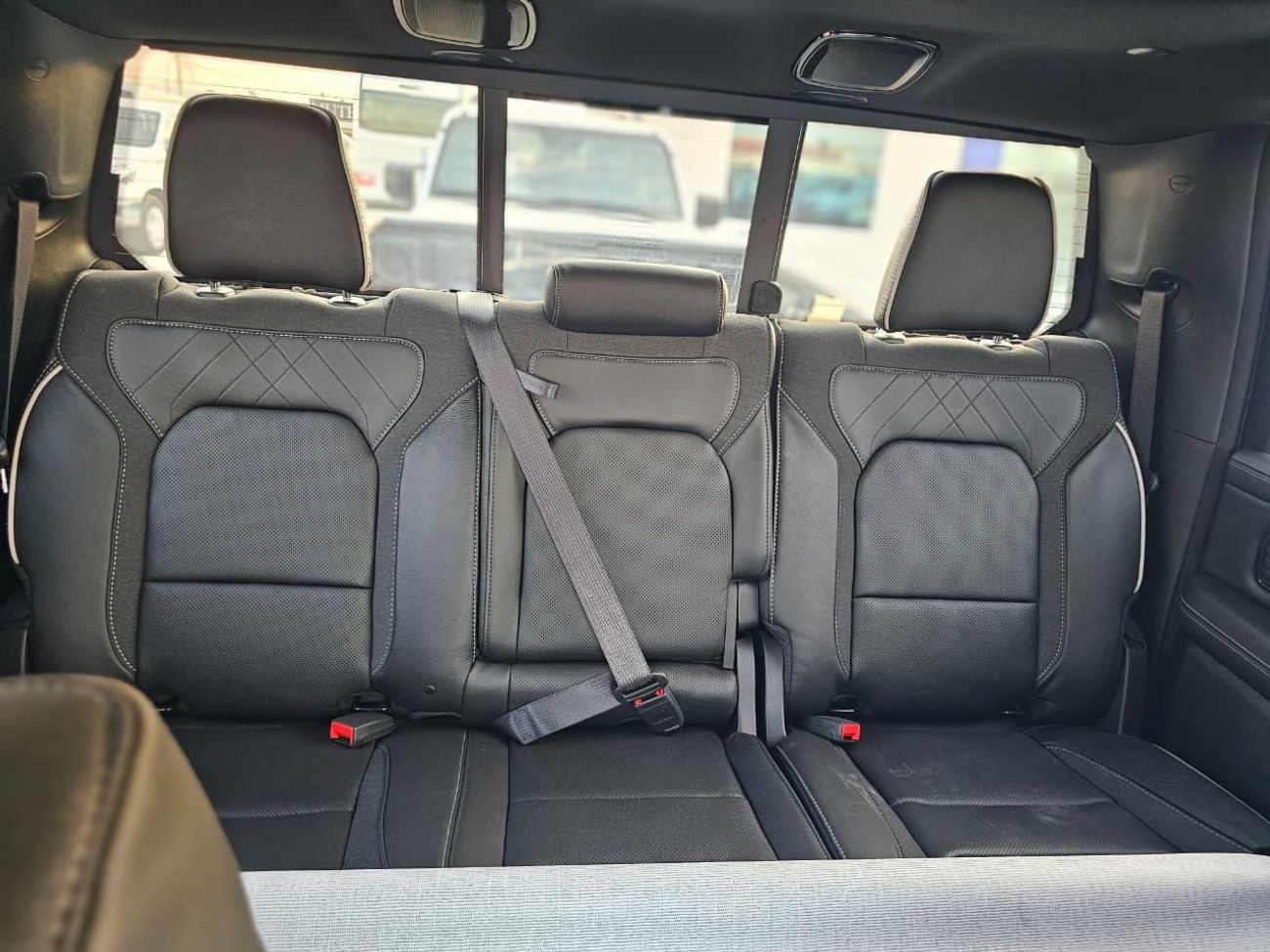 رام 1500 3.0L LIMITED NIGHT EDITION ( ONLY FOR RE- EXPORT )