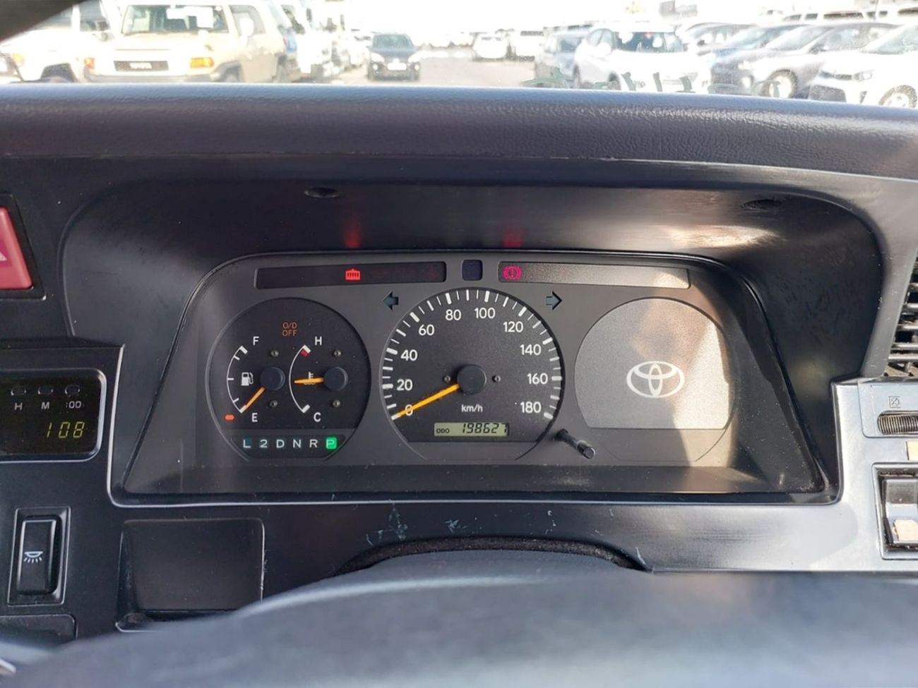 Toyota Hiace TOYOTA HIACE COMMUTER VAN RHD 1999 MODEL 2.4 L PETROL AUTOMATIC(PM01708)