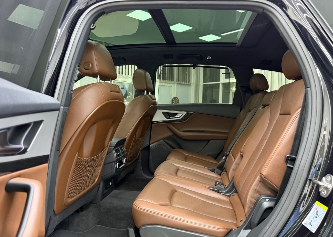 أودي Q7 55 TFSI GCC .. FSH .. S line .. Perfect Condition .. Top Range