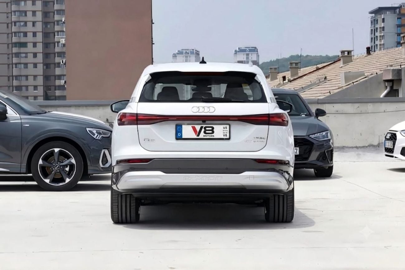 Audi Q5 40 E-TRON (NON GCC)