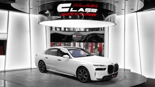 BMW 735i DESIGN PURE EXCELLENCE - 2023 - GCC Specs - Under Service Contract