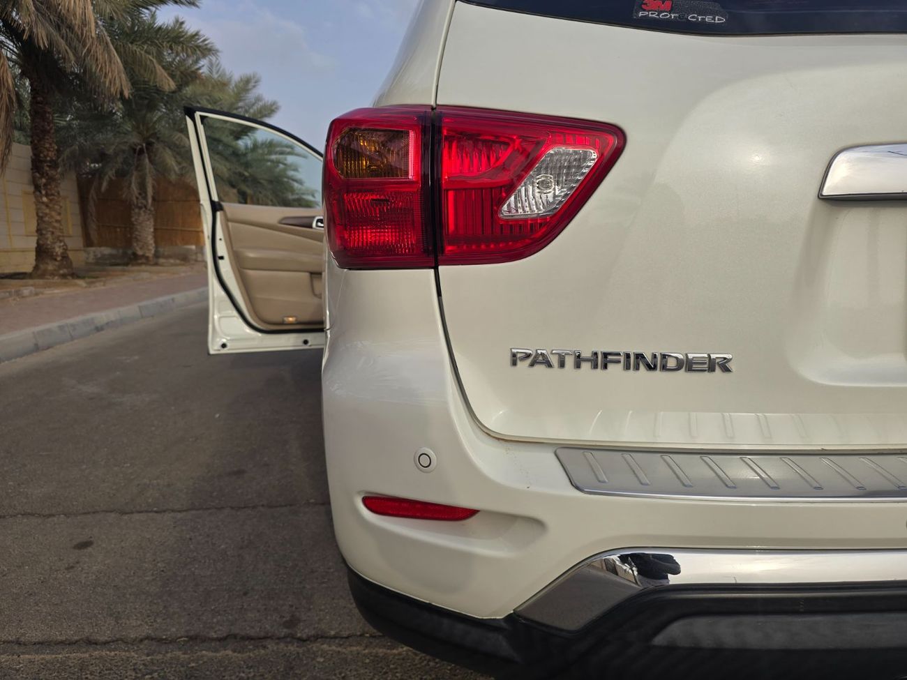 Nissan Pathfinder S 3.5L (271 HP)