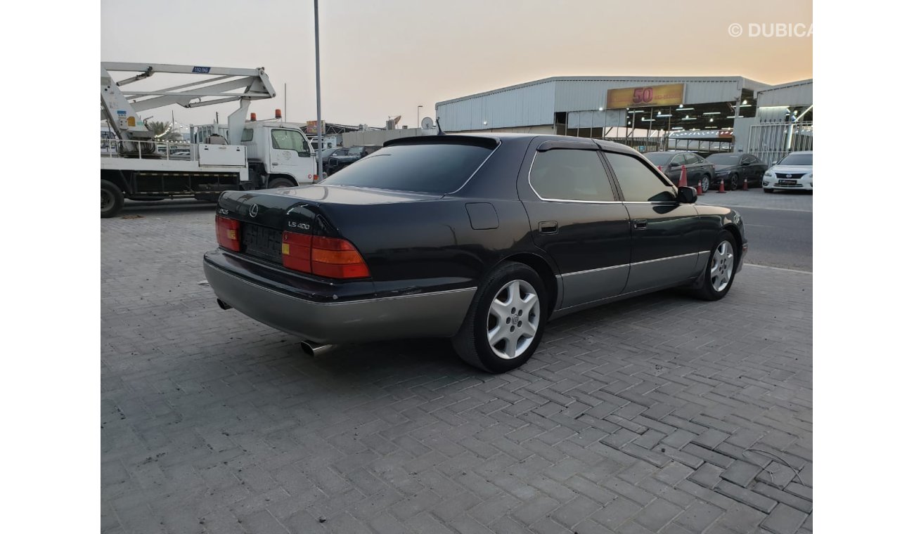 Lexus LS 400 LOT:148 AUCTION DATE: 7.8.21