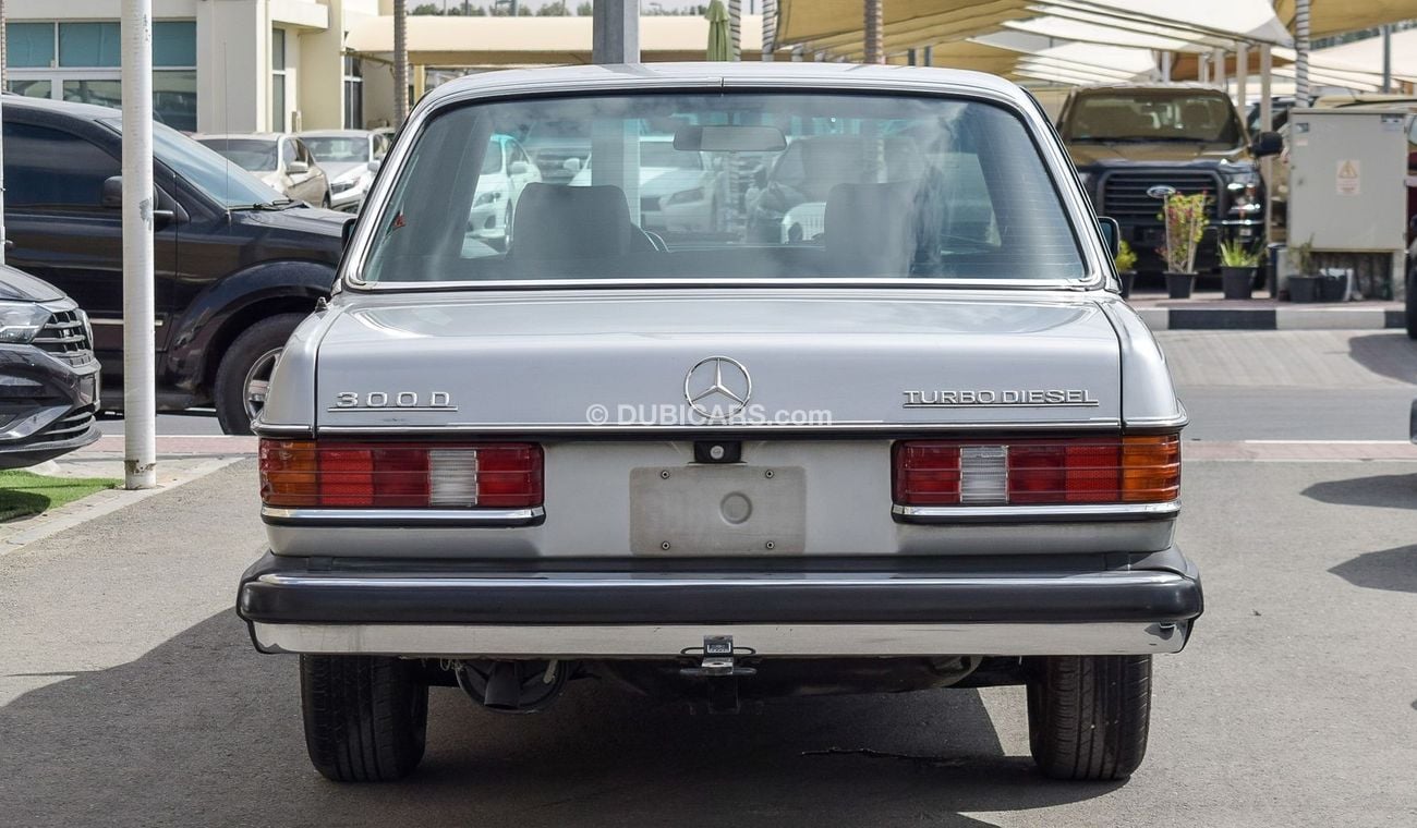 مرسيدس بنز 300 D
