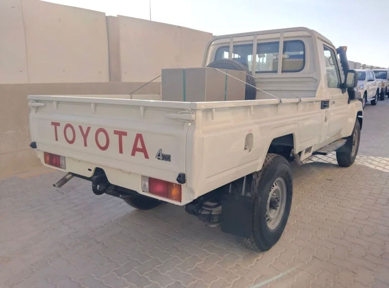 تويوتا لاند كروزر بيك آب SC 4.0L LAND CRUISER LC79 SC 4.2L DIESEL 2025