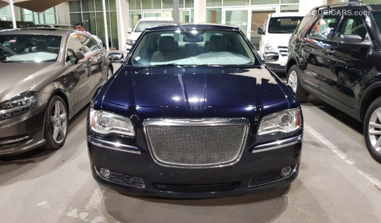 Chrysler 300C 2012 Model Hemi Full options clean car Gulf specs